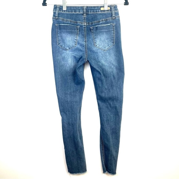 5 FOR $20 True Craft Distressed Women's Jeans - Picture 3 of 6